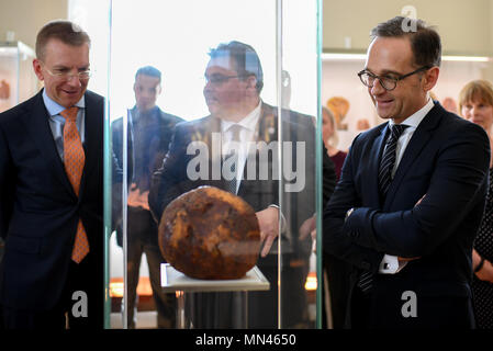 11. Mai 2018, Litauen, Palanga: Der deutsche Außenminister Heiko Maas (SPD, R) Treffen mit dem litauischen Amtskollegen Linas Linkevicius (C) und der lettischen Amtskollegen Edgars Rinkevics (L) im Bernsteinmuseum in Palanga. Foto: Britta Pedersen/dpa-Zentralbild/dpa Stockfoto