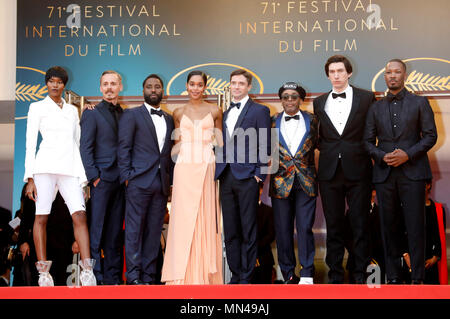 Cannes, Frankreich. 14 Mai, 2018. Cannes, Frankreich. 14. Mai 2018. Damaris Lewis, Jasper Paakkonen, John David Washington, Laura Harrier, Topher Grace, Regisseur Spike Lee, Adam Treiber und Corey Hawkins die Teilnahme an der "BlacKkKlansman 'Premiere während der 71St Cannes Film Festival im Palais des Festivals am 14. Mai 2018 in Cannes, Frankreich Quelle: Geisler-Fotopress/Alamy Live News Credit: Geisler-Fotopress/Alamy leben Nachrichten Stockfoto