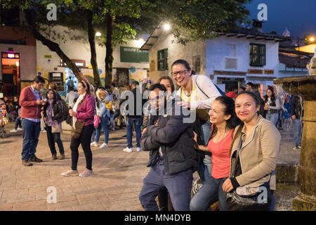 Plazoleta Chorro de Quevedo in der Dämmerung, La Candelaria, Bogota, Kolumbien, Südamerika Stockfoto