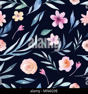 Aquarell floralen Muster. Nahtlose Muster mit lila, gold und rosa Blumenstrauß auf weißem Hintergrund. Blumen, Rosen, Pfingstrosen und Blätter Stockfoto