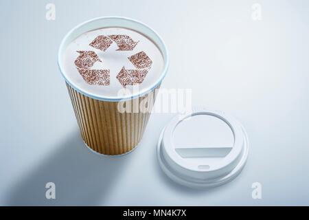 Bereiten Symbol in wiederverwertbaren Kaffeetasse Stockfoto