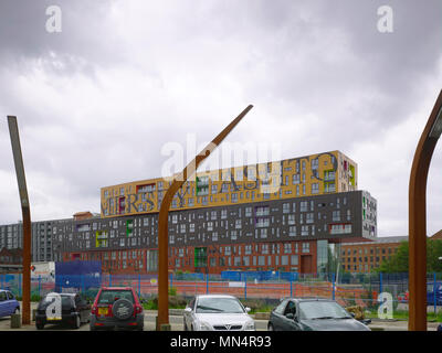 Oblique Hebung über Parkplatz. Chips, Manchester, Vereinigtes Königreich. Architekt: Alsop, 2012. Stockfoto