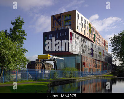 Oblique Elevation mit Canal. Chips, Manchester, Vereinigtes Königreich. Architekt: Alsop, 2012. Stockfoto