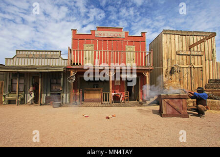 TOMBSTONE, Arizona, USA, 4. März, 2014: Schauspieler spielen der O.K. Corral Schießerei shootout in Tombstone, Arizona, USA am 4. März 2014 Stockfoto