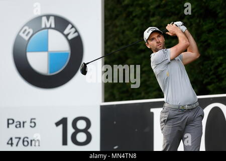 VIRGINIA WATER, ENGLAND - 27. MAI: Oliver Wilson wurde am 27. Mai 2016 in Virginia Water, England, am zweiten Tag der BMW PGA Championship in Wentworth auf das 18. Loch geschossen. Stockfoto