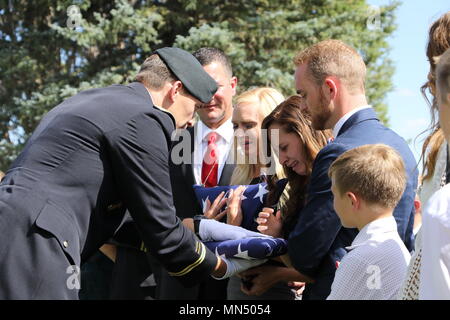 Staff Sgt. Aaron Butler war der Rest Samstag, 26. August 2017, in Monticello in Utah, mit hunderten von Mitgliedern der Familie, der Gemeinschaft, und Soldaten die Teilnahme an diesem Helden zu ehren. Stockfoto