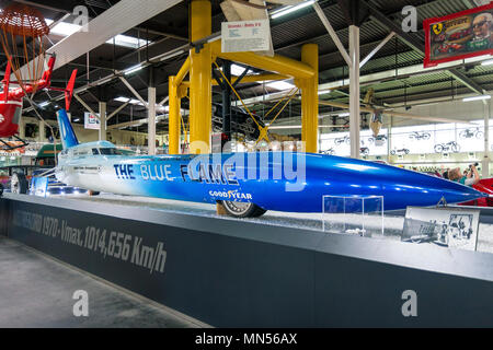 Die Blaue Flamme auf Ausstellung in Sinsheim Auto & Technik Museum, Deutschland. Die Blaue Flamme ist eine Rakete - angetriebene Fahrzeug tha Stockfoto