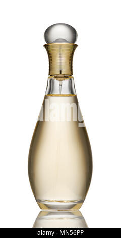 Elegante jar weiblicher Duft auf einem weißen Hintergrund. Parfümflasche auf weißem Hintergrund. Parfüm Flasche neue Duft Köln für Frauen Stockfoto