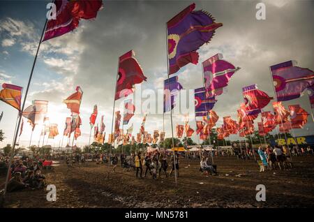 Glastonbury Festival 2016 - Samstag, wie die Sonne im Westen Holts 25/06/16. Stockfoto