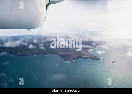 In der Luft über Godrevy, Cornwall: Newquay zu St. Mary's Skybus, DHC-6 Twin Otter Stockfoto
