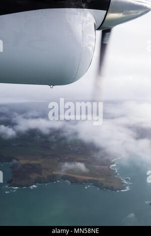 In der Luft über Godrevy, Cornwall: Newquay zu St. Mary's Skybus, DHC-6 Twin Otter Stockfoto