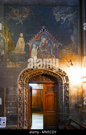 Wandmalerei in der Kathedrale in Clermont-Ferrand in der Auvergne-Rh ône-Alpes, Frankreich. Stockfoto