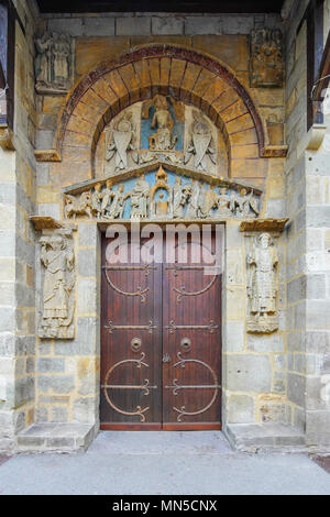 Basilika Notre-Dame du Port de Clermont-Ferrand in der Auvergne-Rh ône-Alpes, Frankreich. Stockfoto