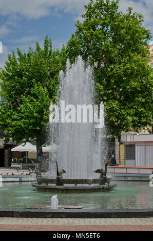 Beauty Brunnen mit Ente vor im Zentrum der Stadt Plovdiv, Bulgarien, Europa Stockfoto