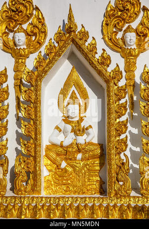 Ubon Ratchathani, Thailand - 1. Januar 2016: Thailändischer Kunst in Pagode am Phrathat Nong Bua Tempel in Ubon Ratchathani, Thailand am 1. Januar 2016 Stockfoto