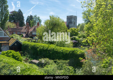 Das Dorf Goring-on-Thames in Oxfordshire, UK, mit der St. Thomas Kirche Stockfoto