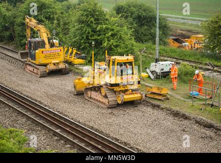 Network Rail start Festlegung der Anschluss unter Jagden Mühle Brücke, Wotton Bassett. 27/05/17. Stockfoto