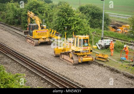 Network Rail start Festlegung der Anschluss unter Jagden Mühle Brücke, Wotton Bassett. 27/05/17. Stockfoto