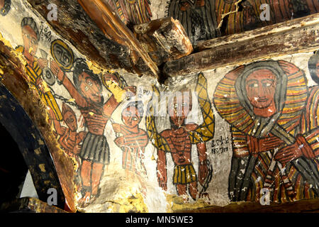 Die Kreuzigung Jesu Christi, Malerei in den Fels gehauen Kirche Petros und Paulus Tsaeda Melehayzengi, Amba, Berge, Tigray, Äthiopien Stockfoto