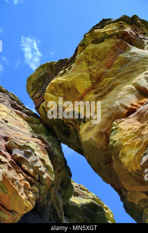 Die Höhlen von Caiplie - Die Buchten - auf der Route der Fife Spaziergang entlang der Küste in der Nähe von Cellardyke/Crail in Fife, Schottland, Großbritannien. Stockfoto