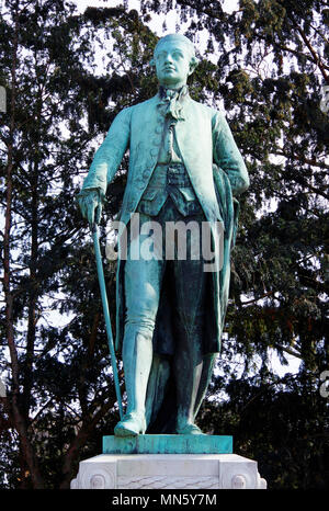 Statue von Johann Wolfgang von Goethe, deutscher Schriftsteller und Staatsmann in der Mitte des Goethe Denkmal vor der Universität Palast in Straßburg Stockfoto