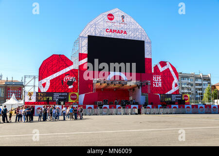 Samara, Russland - 13. Mai 2018: FIFA World Cup Trophy Tour Russlands in der einer der Austragungsorte Stockfoto