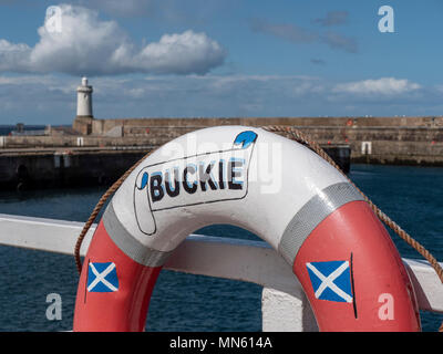 Eine lifebouy in Buckie Hafen, Moray, Schottland Stockfoto