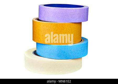 Vier mehrfarbige Klebebänder sind gestapelt übereinander, auf weißem Hintergrund, Pfad gespeichert. Stockfoto