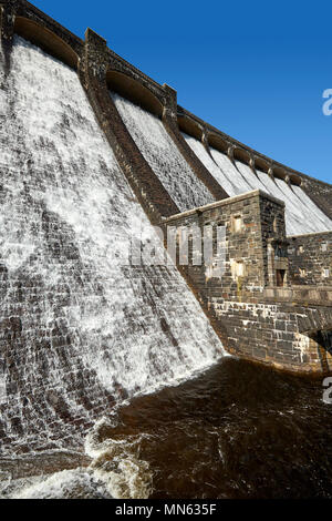 Claerwen Dam Elan Valley Rhayader Powys Wales Großbritannien Stockfoto