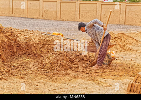 Clayman Ziegel machen Stockfoto