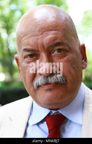 John Pienarr ist Journalist und politischer Redakteur, die derzeit für die BBC NEWS. John Pienarr ist auch Moderator von Pienarr ist Politik auf BBC Radio 5 live. Er wurde abgebildet in Millbank in Westminster, London. Stockfoto