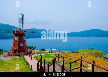 Windy Hill suchen Sie in Insel Geoje, Südkorea. Berühmten Ort der Insel Geoje. Luftaufnahme von Drone. Stockfoto