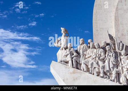 Lissabon, Portugal - Februar 04, 2018: Padrao dos Descobrimentos Denkmal. Das Meer Entdeckungen Denkmal erinnert an die Navigatoren, die die oc erforscht Stockfoto
