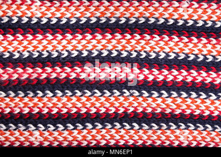 Gestrickte mehrfarbige Muster Winter warmer Schal oder Pullover Stockfoto