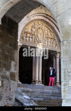 Frankreich, Lot, Haut Quercy, Dordogne Tal, Carennac, beschriftet Les Plus beaux villages de France (Schönste Dörfer Frankreichs), Saint Pierre Stockfoto