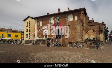 Abbiategrasso Schloss Visconti, in 1382 von Gian Galeazzo Visconti gebaut über eine bereits bestehende Befestigungsanlage aus dem 13. Jahrhundert Stockfoto