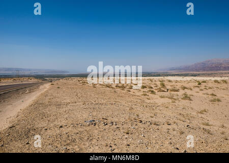 Panorama auf arides Klima Landschaft in der Nähe der Straße zum Toten Meer. Stockfoto