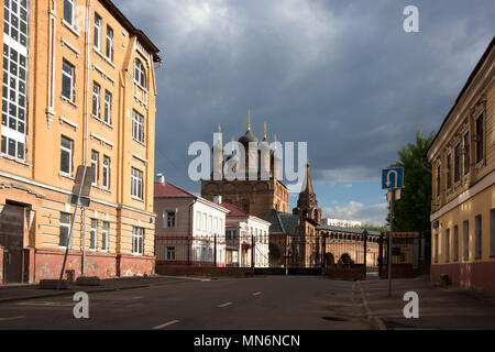 Moskau, Russland - 13. Mai 2018: Krutitsy Metochion der Russisch-orthodoxen Kirche, im Sommer an einem sonnigen Tag. Moskau, Russland Stockfoto