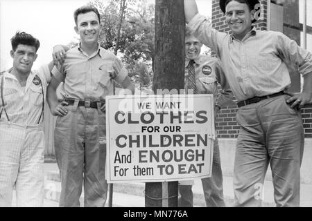 Mitarbeiter von Coca-Cola Anlage auf Streik, Sikeston, Missouri, USA, John vachon für die Farm Security Administration, Mai 1940 Stockfoto