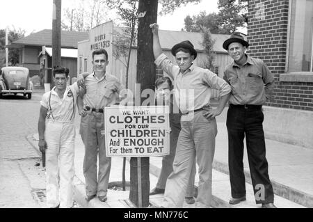 Mitarbeiter von Coca-Cola Anlage auf Streik, Sikeston, Missouri, USA, John vachon für die Farm Security Administration, Mai 1940 Stockfoto