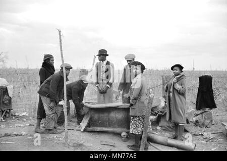 Vertrieben Sharecroppers entlang der Autobahn 60, New Madrid County, Missouri, USA, Arthur Rothstein für die Farm Security Administration, Januar 1939 Stockfoto