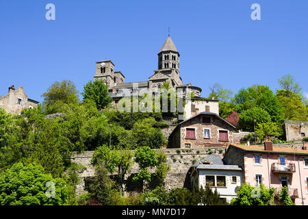 Blick auf Notre-Dame-du-Mont-Cornadore, Saint-Nectaire, Le Puy-en-Velay, Region Auvergne, Frankreich. Stockfoto