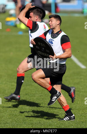 England's Ben Youngs (rechts) und George Ford während der Schulung am Brighton College. Stockfoto