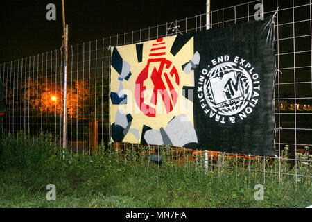 Schilder an der Ausfahrt Musikfestival in der Festung Petrovaradin, Novi Sad, Serbien 2005. Stockfoto