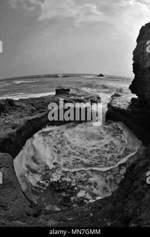 Gale Strand Szene, Fish-eye shot in Albufeira. Portugal Stockfoto