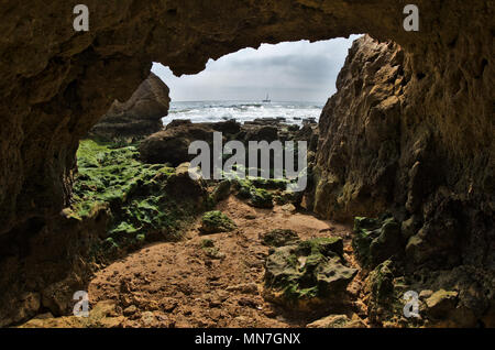 Gale Strand Szene, Fish-eye shot in Albufeira. Portugal Stockfoto