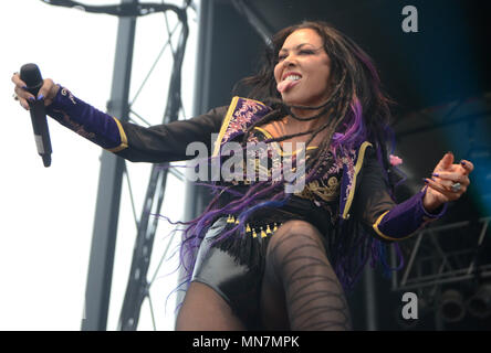 Somerset, Wisconsin, USA. 12. Mai 2018. Sängerin Carla Harvey der Band Butcher Babies führt während der Nördlichen Invasion Music Festival in Somerset, Wisconsin. Ricky Bassman/Cal Sport Media/Alamy leben Nachrichten Stockfoto