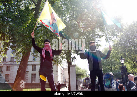 London, Großbritannien. 15. Mai 2018. Kurdische Demonstranten demonstrieren gegen Erdogan Credit: Alex Cavendish/Alamy leben Nachrichten Stockfoto