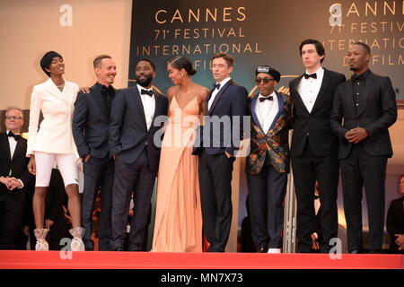 Cannes, Frankreich. 14 Mai, 2018. CANNES, Frankreich - 14. Mai: (L-R) John David Washington, Damaris Lewis, Jasper Paakkonen, Laura Harrier, Topher Grace, Regisseur Spike Lee, Adam Treiber und Corey Hawkins nehmen an der Vorführung von "Blackkklansman' während der 71st jährlichen Filmfestspiele von Cannes im Palais des Festivals am 14. Mai 2018 in Cannes, Frankreich. Credit: Frederick Injimbert/ZUMA Draht/Alamy leben Nachrichten Stockfoto