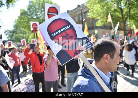 Whitehall, London, UK. 15 Mai, 2018. Protest gegenüber der Downing Street gegen den Staatsbesuch von türkischen Präsidenten Erdogan Staatsbesuch. Quelle: Matthew Chattle/Alamy leben Nachrichten Stockfoto